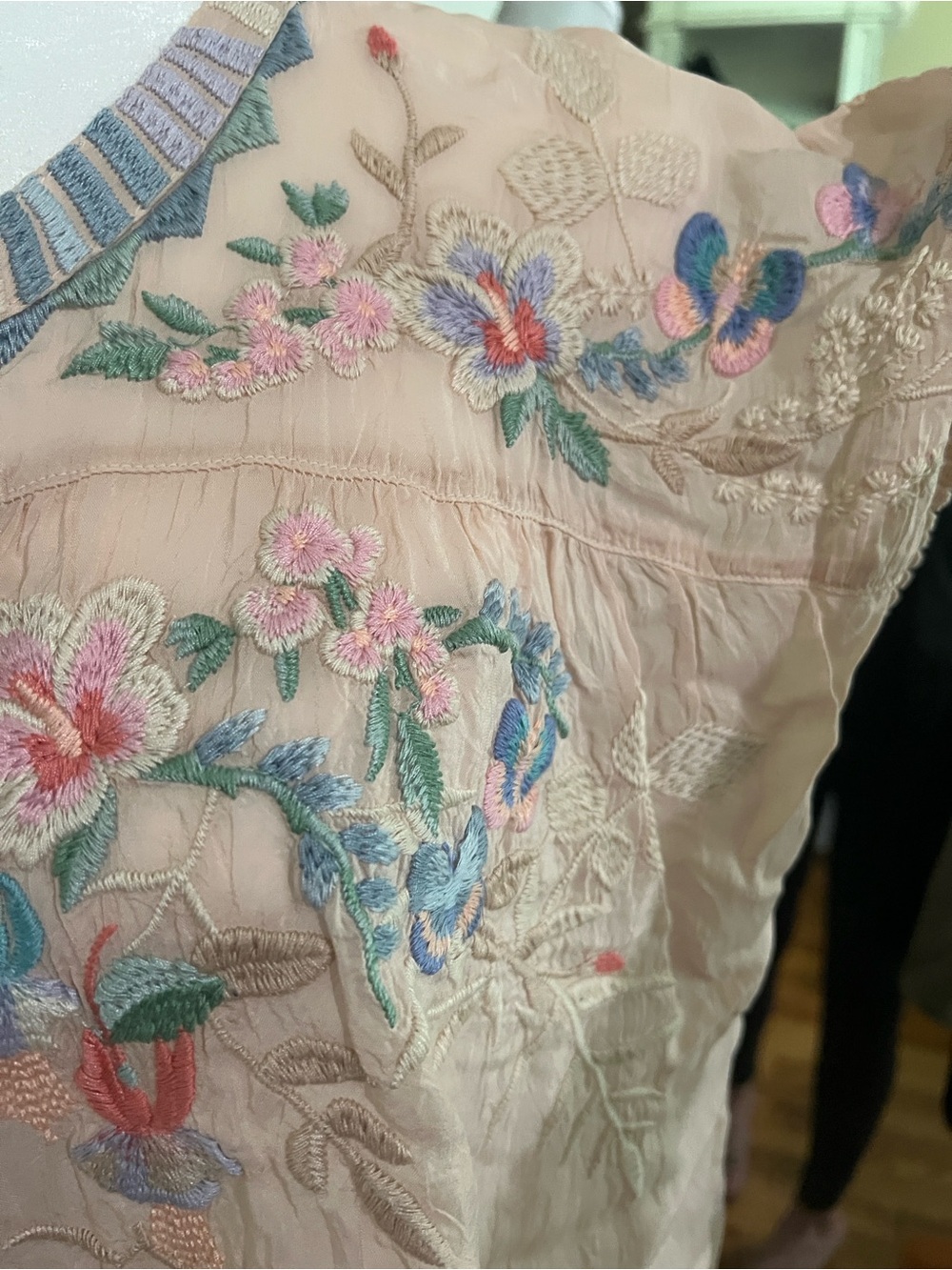 Johnny Was Cream Embroidered Floral Short Sleeve Tunic - Picture 4 of 6